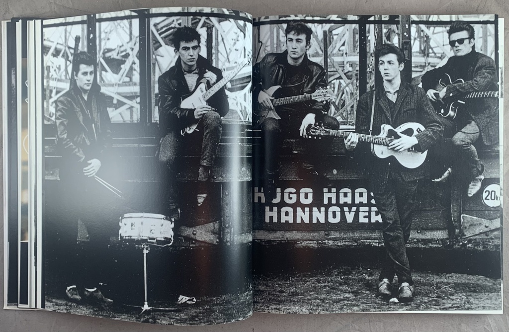 John Lenon - A Vida de John Lennon (Livro novo)