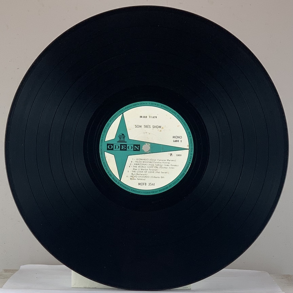 Som Três – Som Três Show (LP usado)